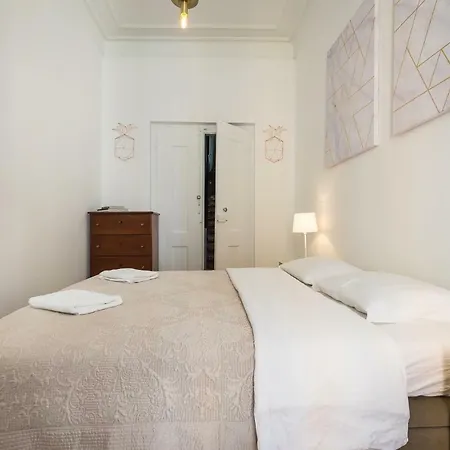 Konukevi Santa Justa Prime 3*